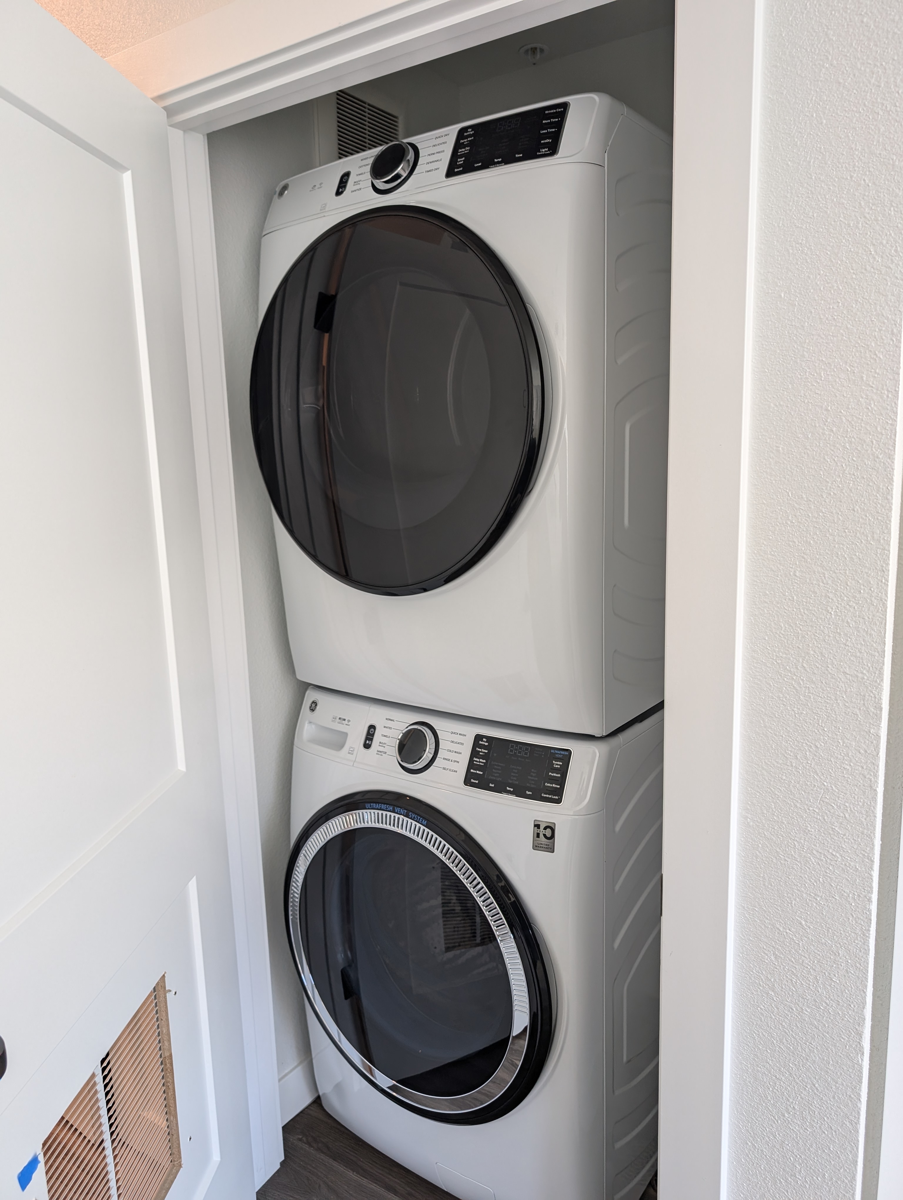 One-Bedrrom_WasherAndDryer_Frisco.jpg detail image