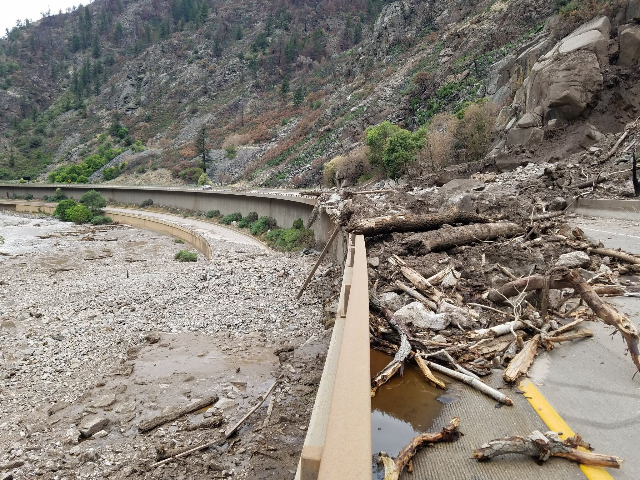 Glenwood Canyon mudslide debris on the roadway detail image