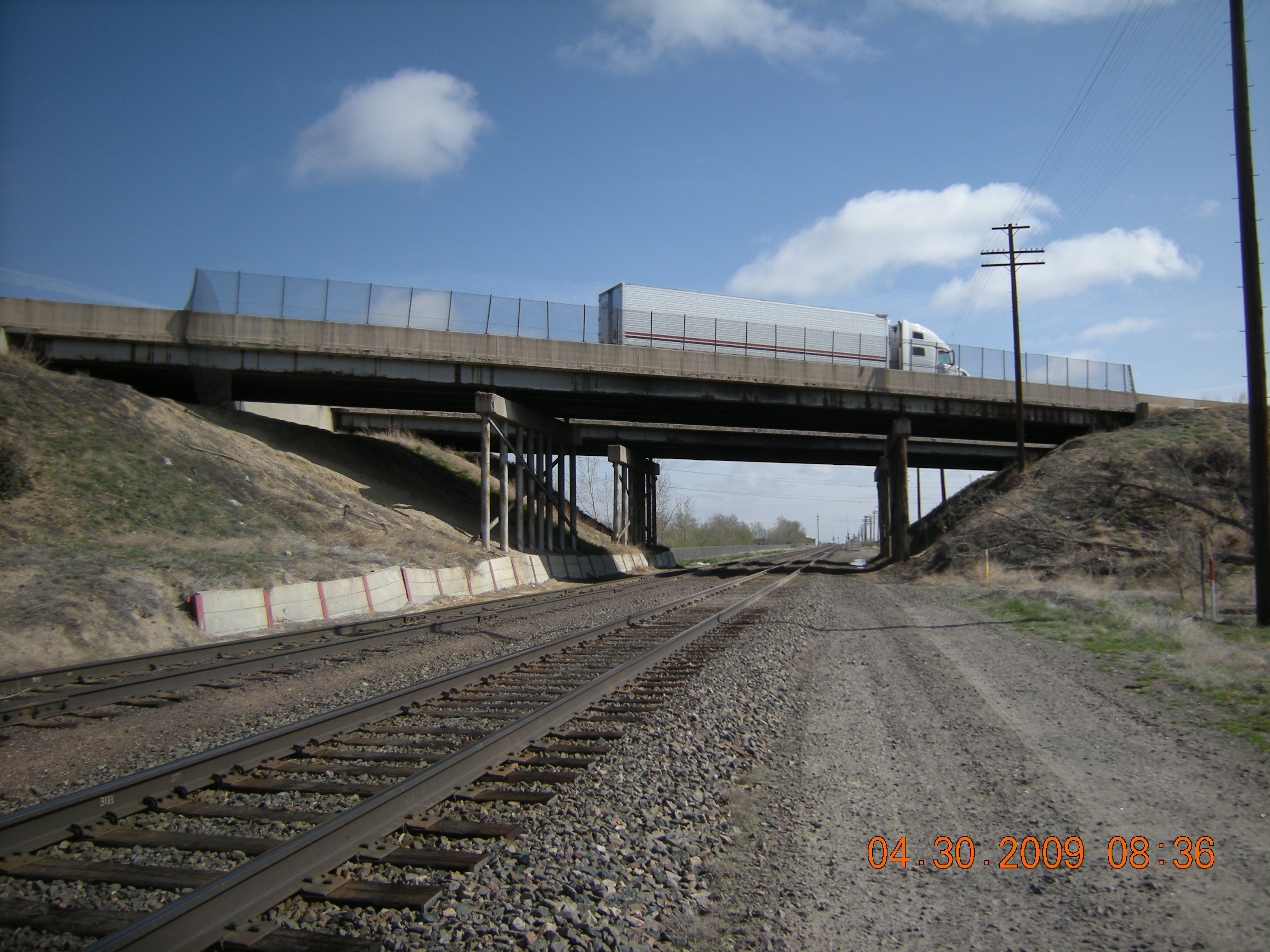 Eastbound I-76 over Union Pacific Railroad detail image