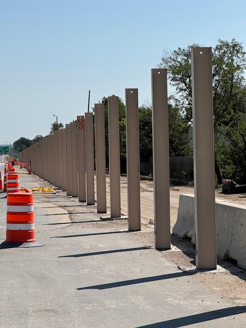 US 6 Wadsworth Boulevard Southwest View Posts.jpg detail image