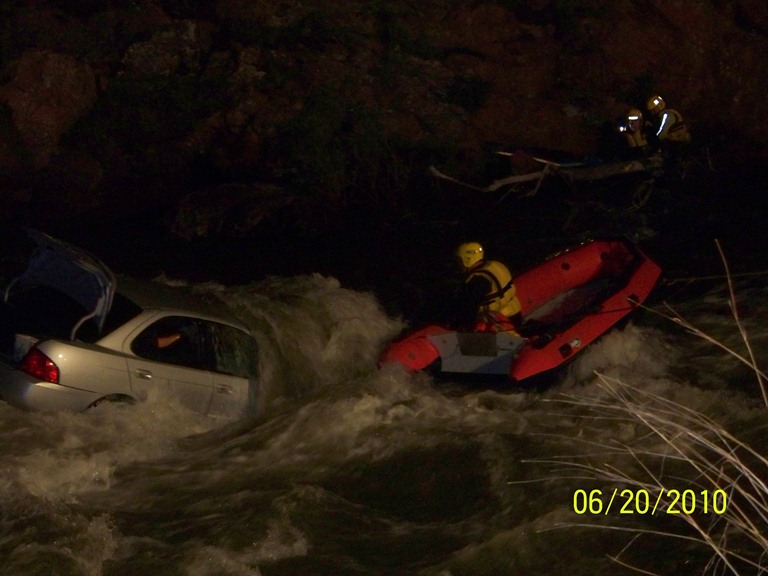 U.S.6 M.P. 270 Car in Creek 003.JPG detail image