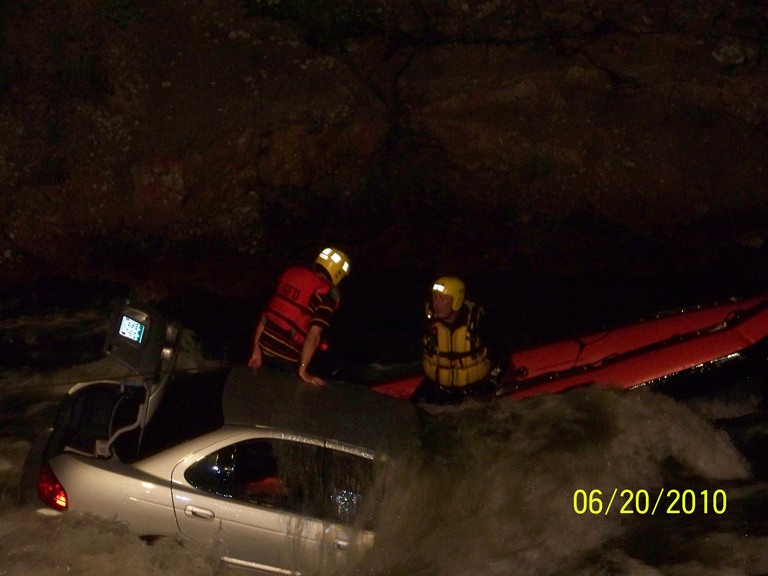 U.S.6 M.P. 270 Car in Creek 004.JPG detail image