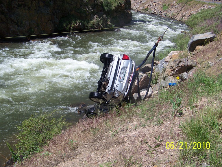 U.S.6 M.P. 270 Car in Creek 037.JPG detail image