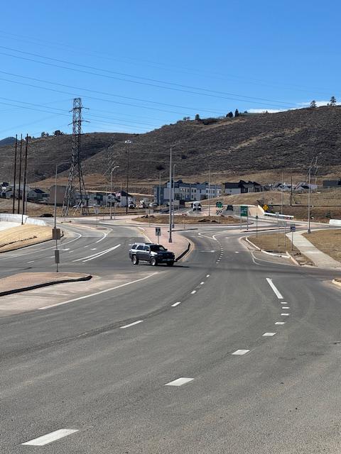 C-470 Quincy Roundabouts Ground view approaching roundabout.jpg detail image