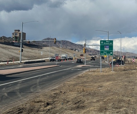 C-470 Quincy Roundabouts North view new mast arms.jpg detail image