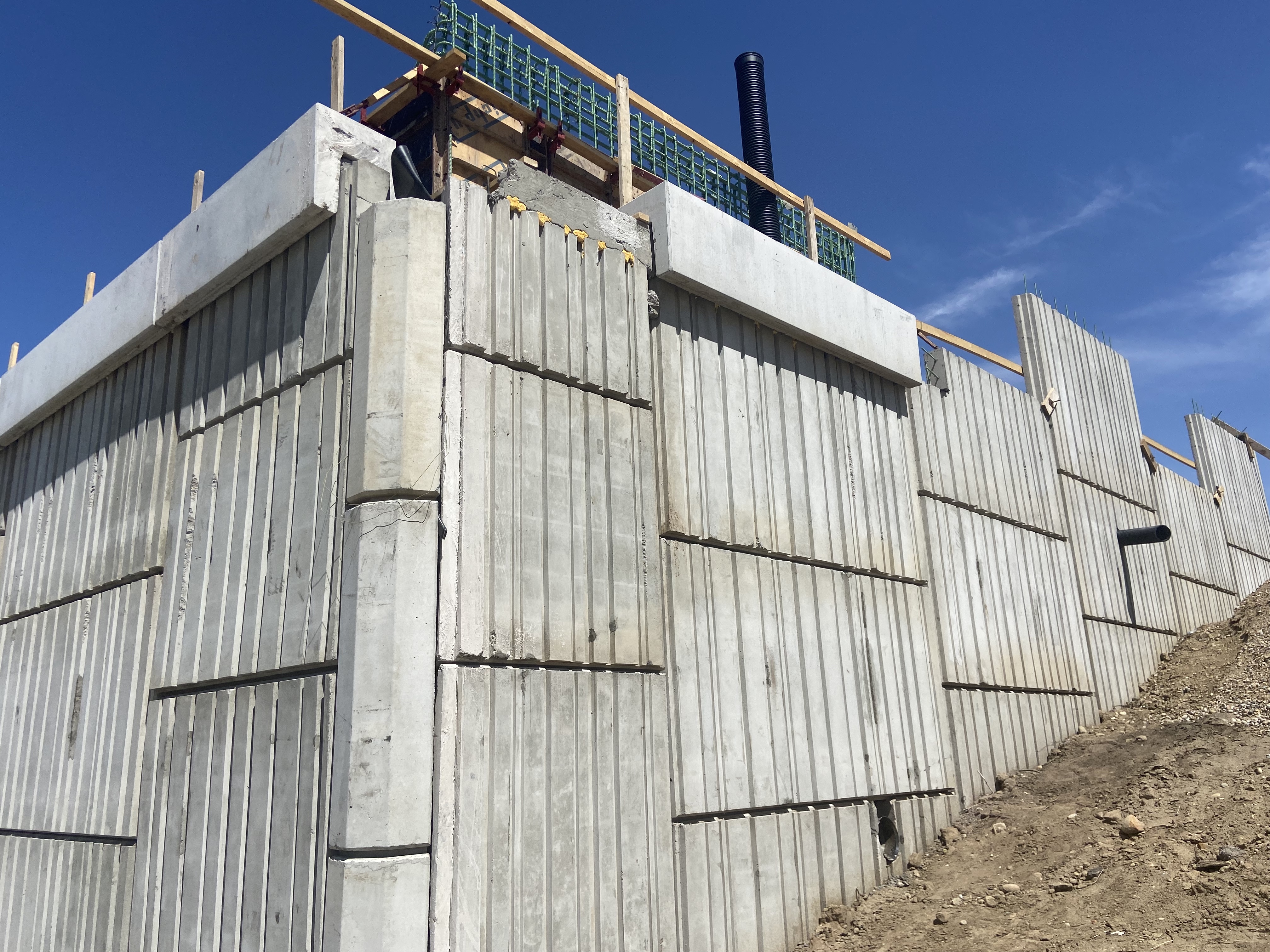 I-70 Harlan Bridge and Interchange Improvements Soundwall Corner Harlan East Side.jpg detail image