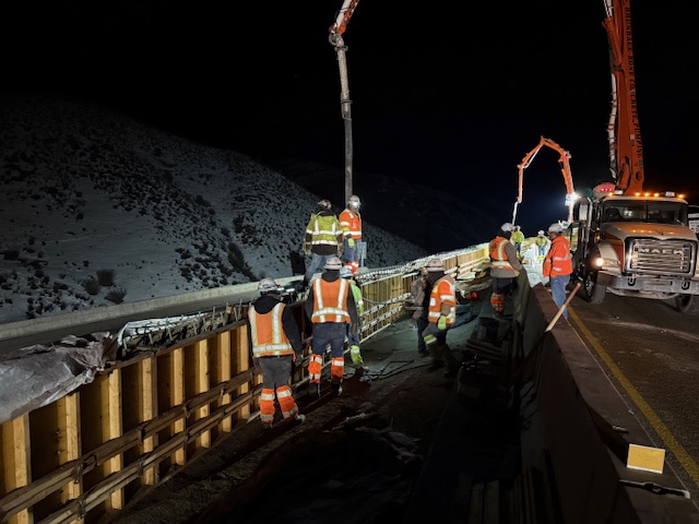 I-70 Resurfacing from Chief Hosa to Colfax Closeup Barrier Pour detail image