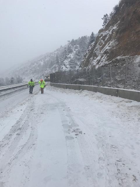 Rockfall cleanup on I70 detail image