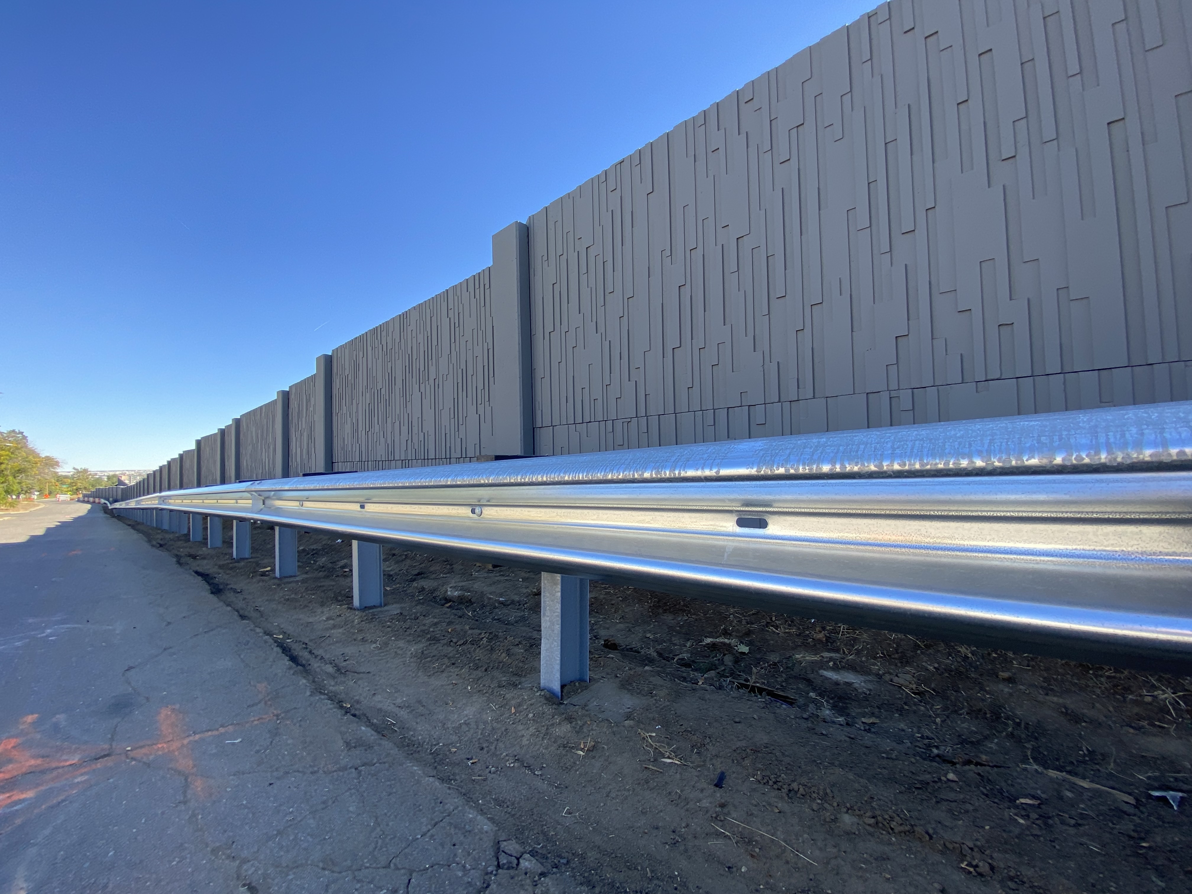 I-70 Noise Wall Replacement I-76 to Pecos Street 48th Avenue New Guardrail.jpg detail image