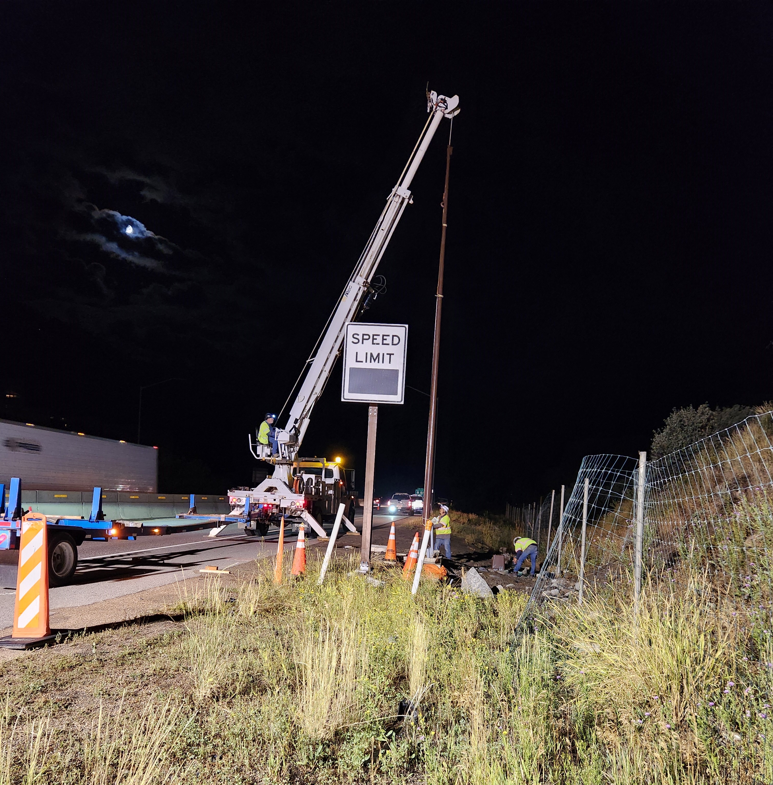 I-70 Variable Speed Limit Signs Installation.jpg detail image