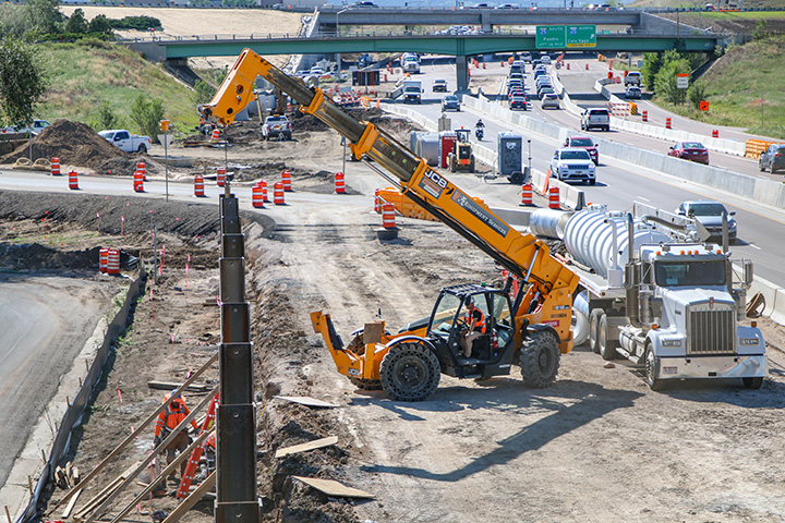 South Academy Widening East of I-25 Sound Wall Setting H Pile Beams.jpg detail image