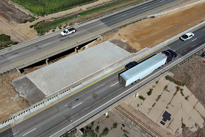 I-25 North Express Lanes New Bridge Deck Great Western Railway.jpg detail image